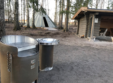 Parkgrillen på plass i Lerkeskogen